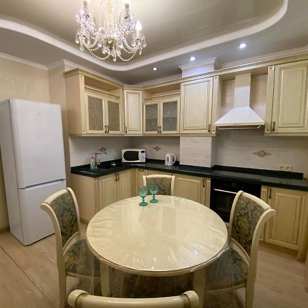 Luxury Apartment Near The Shopping Center Qazaqstan אסטנה מראה חיצוני תמונה